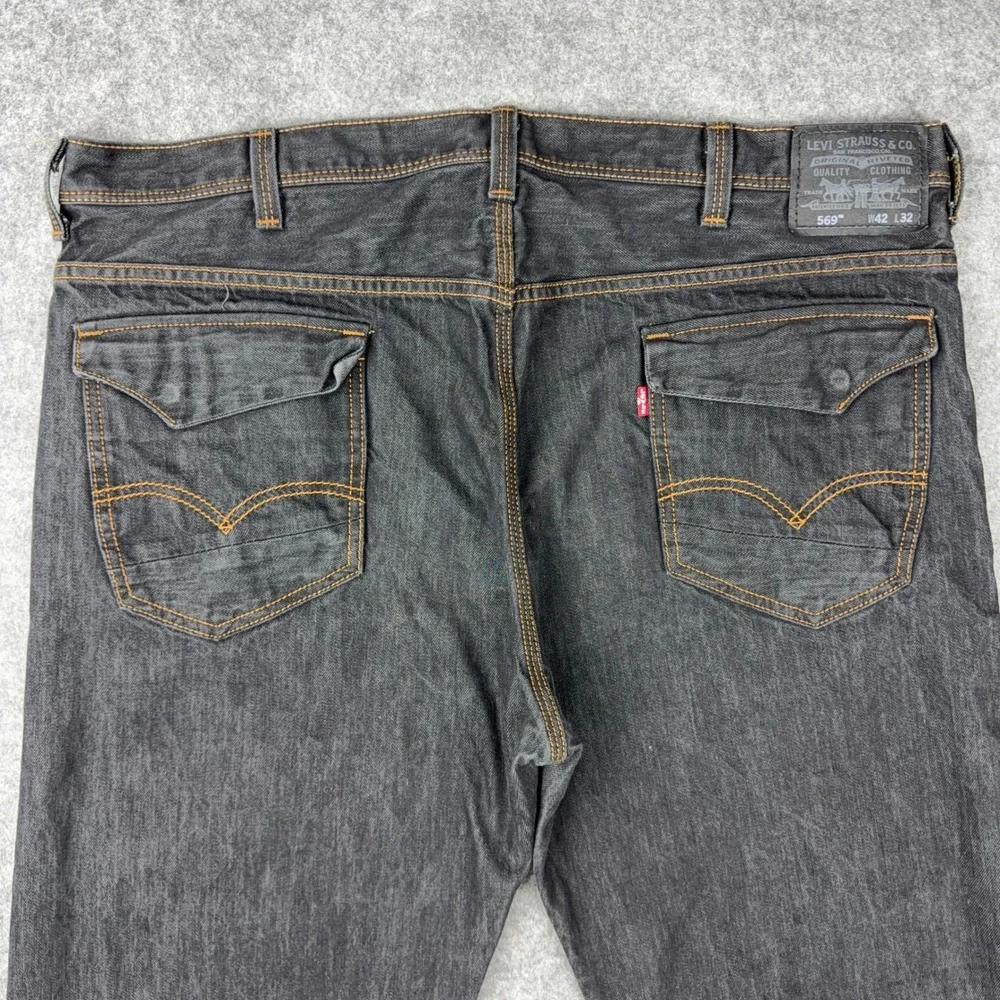 VTG Levi's Jeans Men 42x32 Black 569 Loose Straight Flap Pocket Denim Skater Y2K